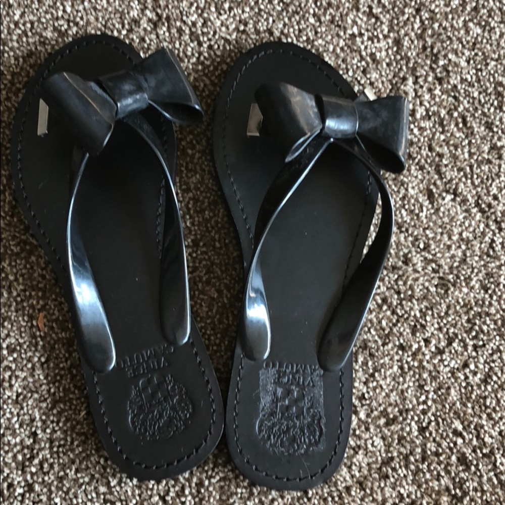 Vince Camino bow flip flops